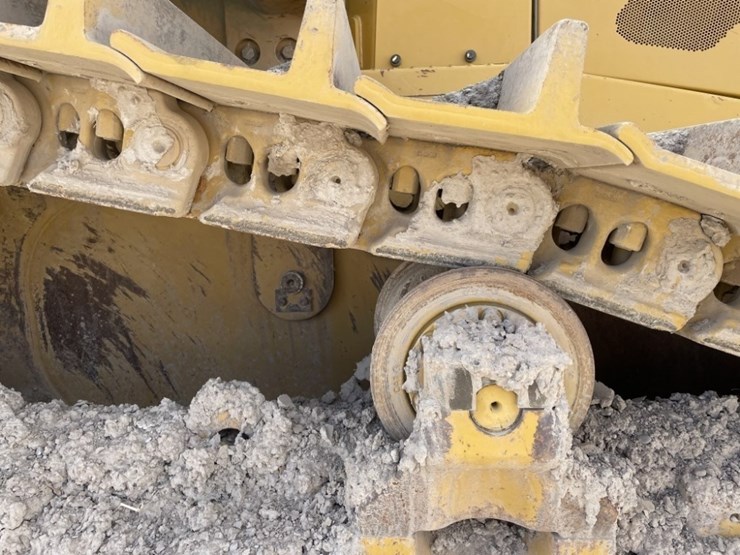 2015-caterpillar-d8t-image-27