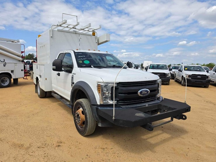 2019-ford-f550-xl-image-4