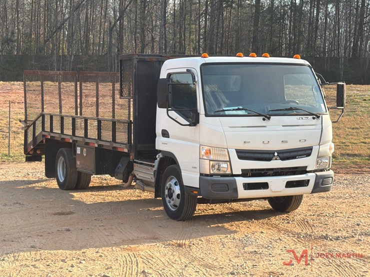2017-mitsubishi-fuso-fe160-image-1
