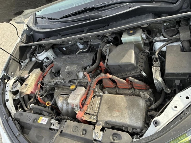 2017-toyota-rav4-image-6