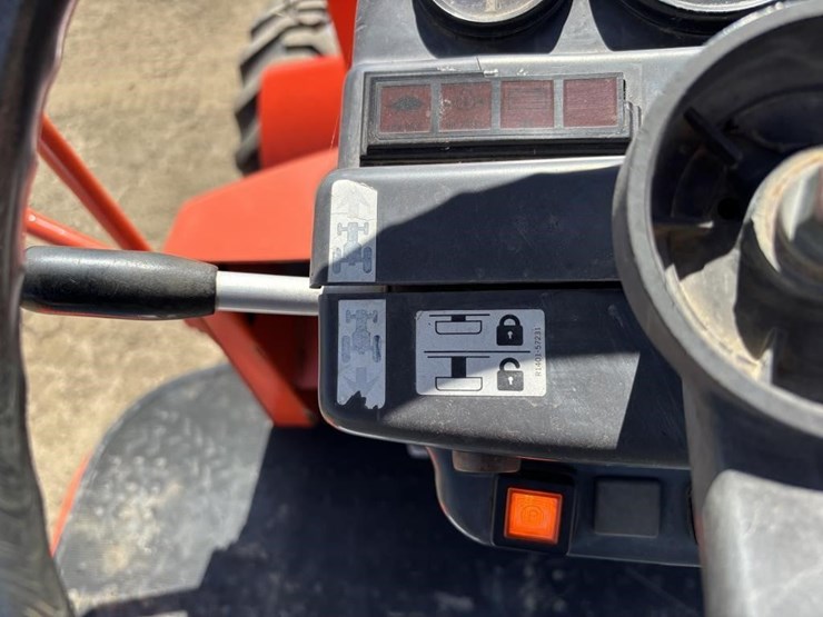 1999-kubota-r520-image-26