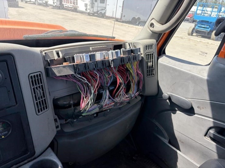 2009-international-workstar-7400-image-16