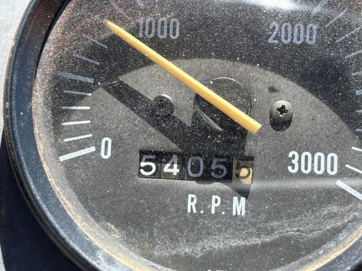 1999-kubota-r520-image-45