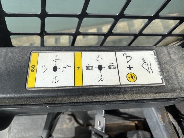 2021-bobcat-t66-image-24