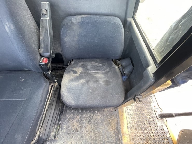 caterpillar-730-image-27