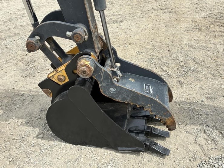 2023-deere-30g-image-7