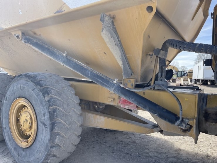 caterpillar-730-image-15