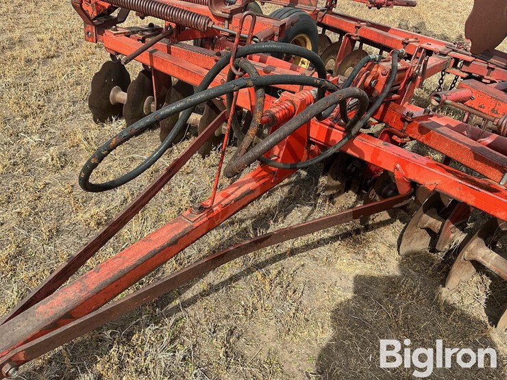 massey-ferguson-520-image-10