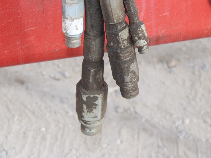 #1064-•-2009-morris-mfg-pro-ag-auto-align-bale-runner-16k-image-17