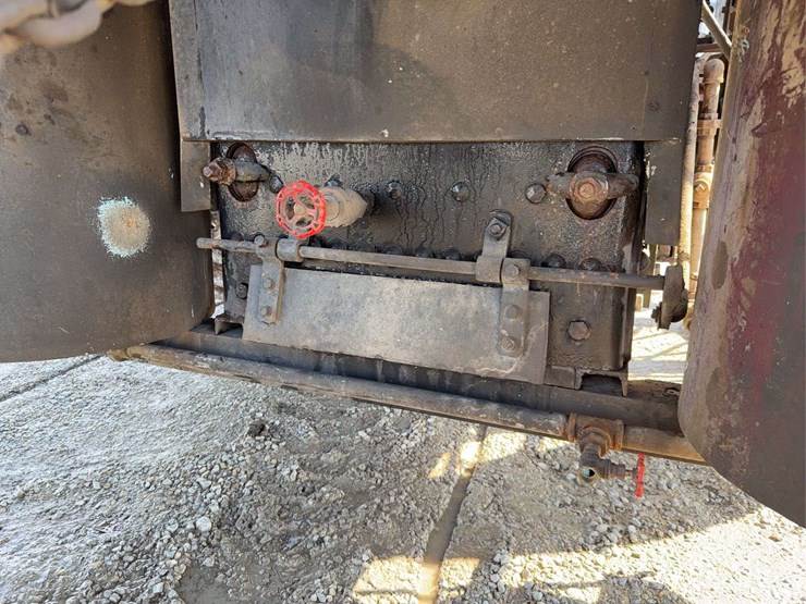 1910-advance-rumely-steam-traction-engine-image-48