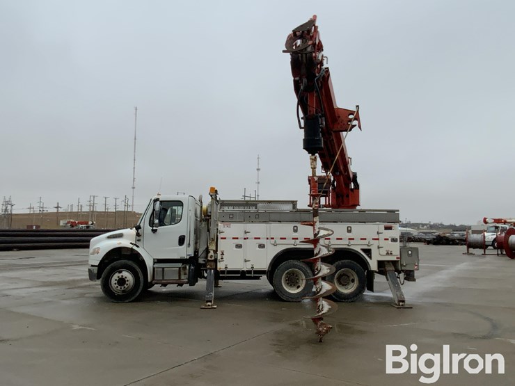 2015-freightliner-m2-106-image-8