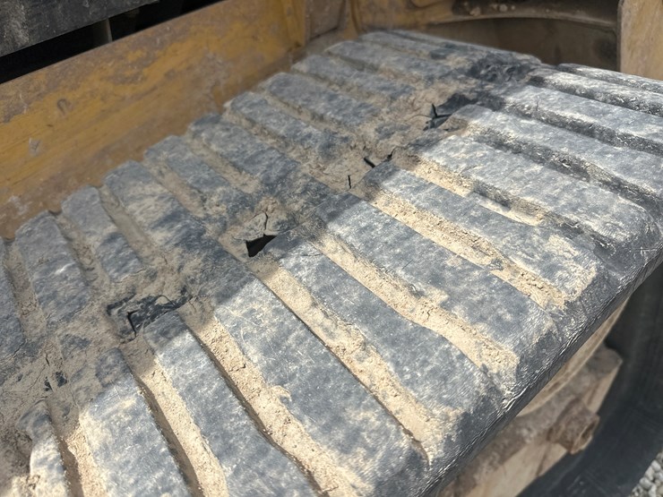 2017-caterpillar-239d-image-54