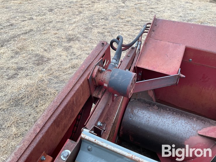 international-810-image-18