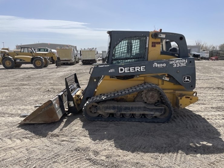 2013-deere-333e-image-2