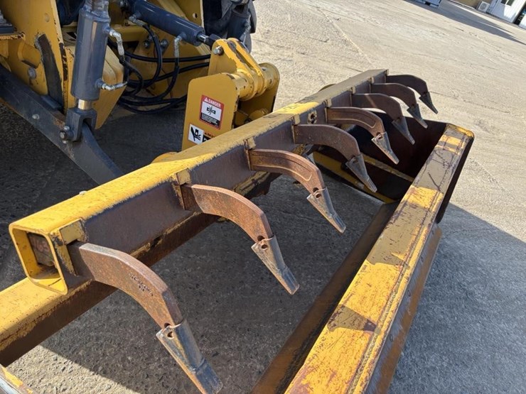 2018-deere-210lep-image-19