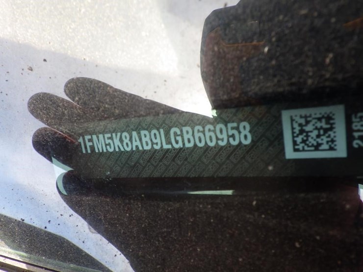 2020-ford-explorer-image-15