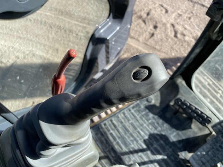 2012-deere-250g-lc-image-49