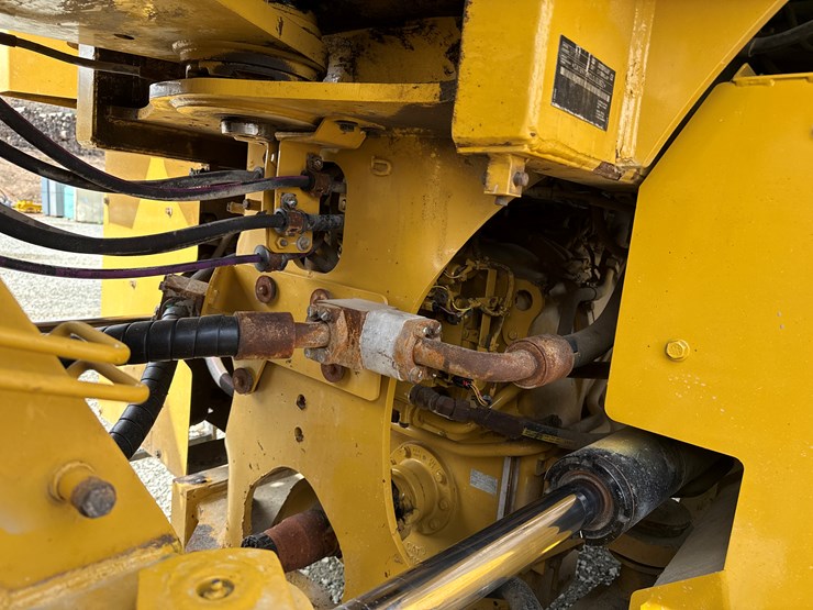 caterpillar-972-image-26