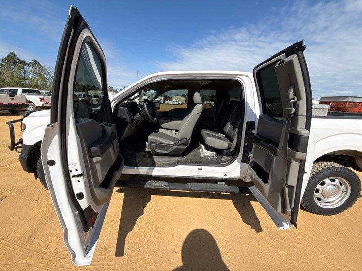 2017-ford-f150-image-13