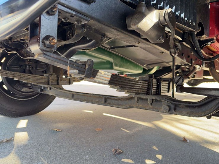 1937-international-d2-panel-truck-image-80