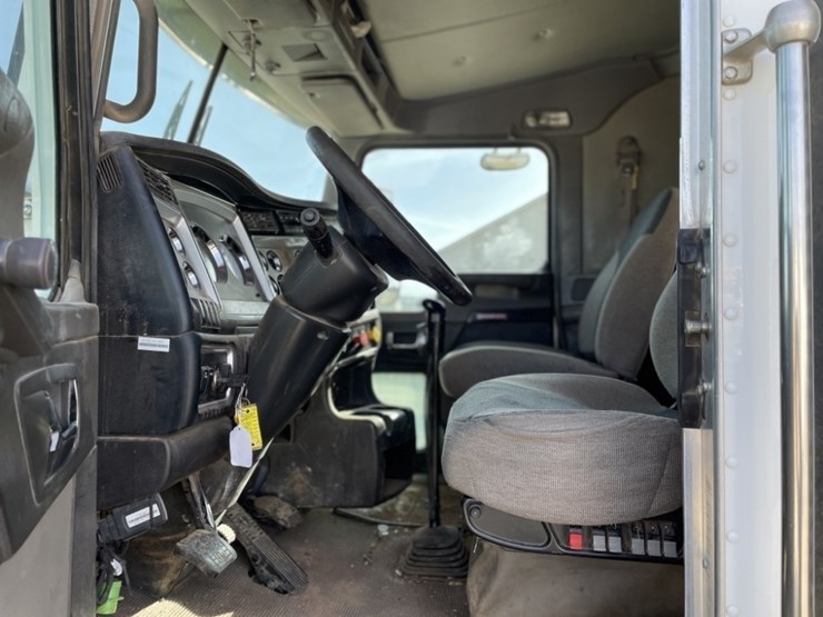 2007-kenworth-t800b-image-30