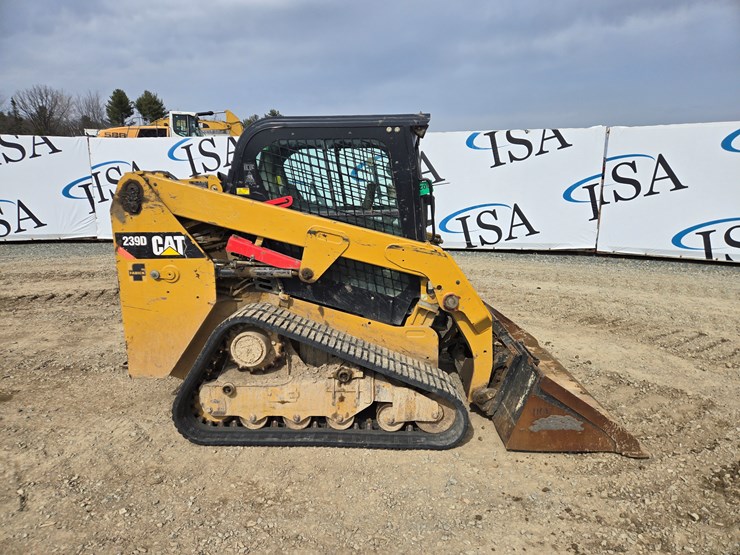 2017-caterpillar-239d-image-6