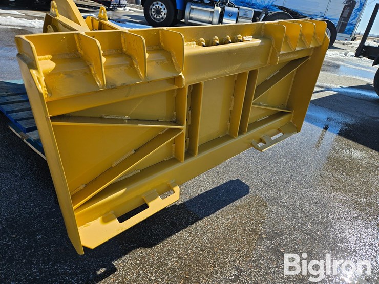 2025-massey-ferguson-730-image-11