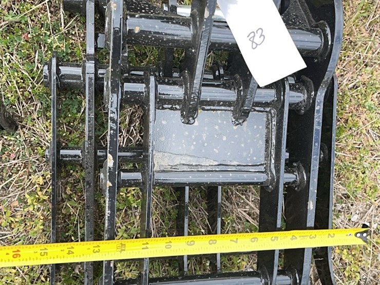 mini-excavator-grapple-claw-image-2