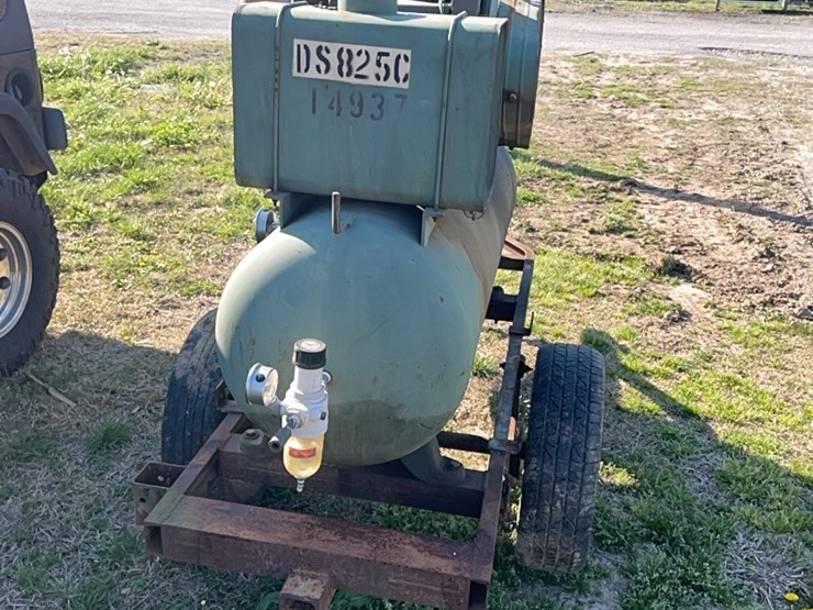 air-compressor-on-2-wheel-trailer-image-5