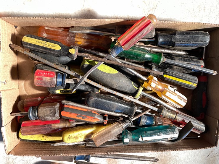 #2526-•-various-screwdrivers-image-3