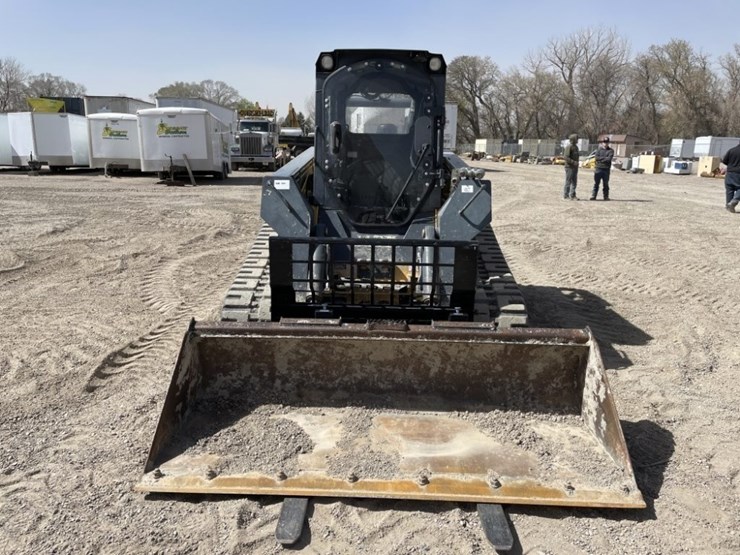 2013-deere-333e-image-8