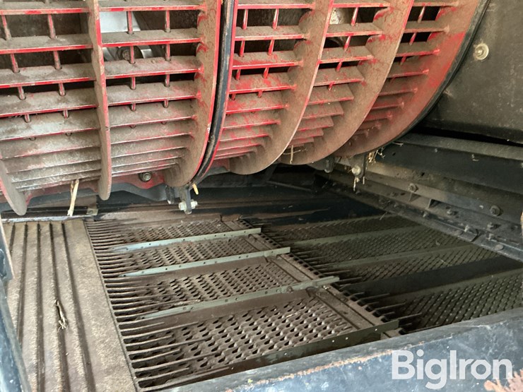 2016-case-ih-8240-image-18