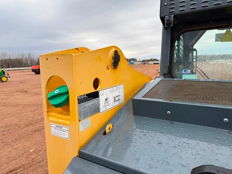 gehl-r260-image-25