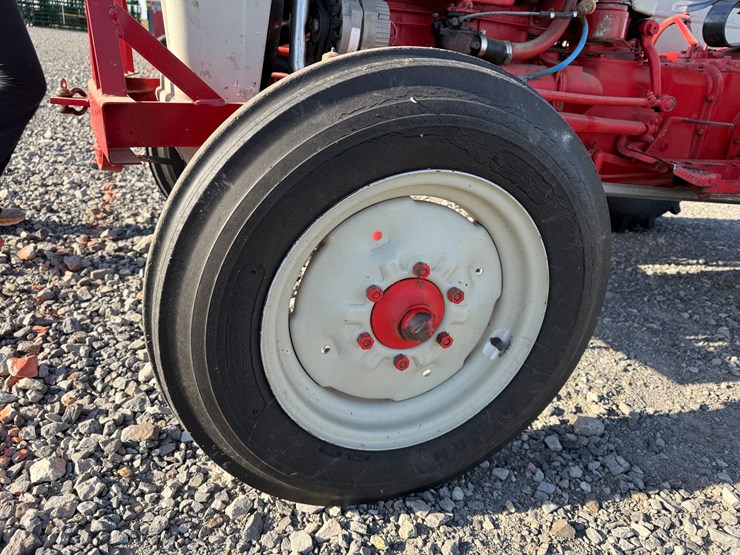 ford-tractor-image-11