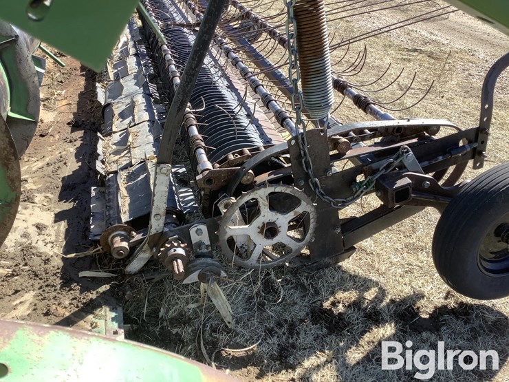 john-deere-216-image-15