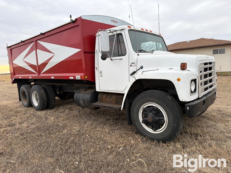 1979-international-1854-t/a-grain-truck-w/2011-crysteel-box-image-3