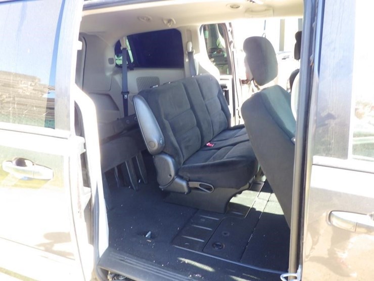 2017-dodge-grand-caravan-image-8