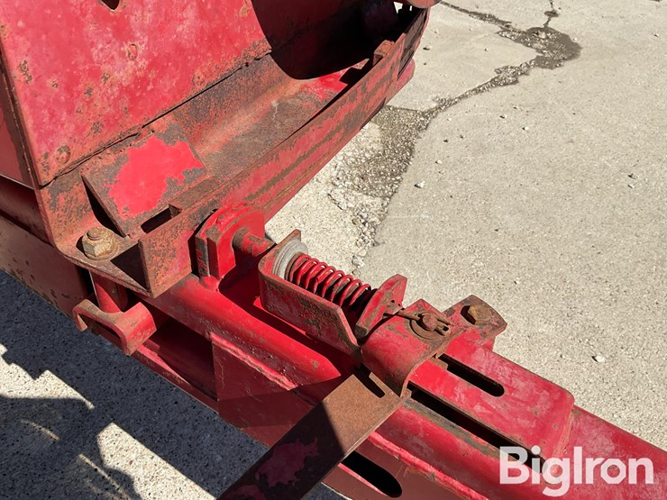 new-holland-275-image-13