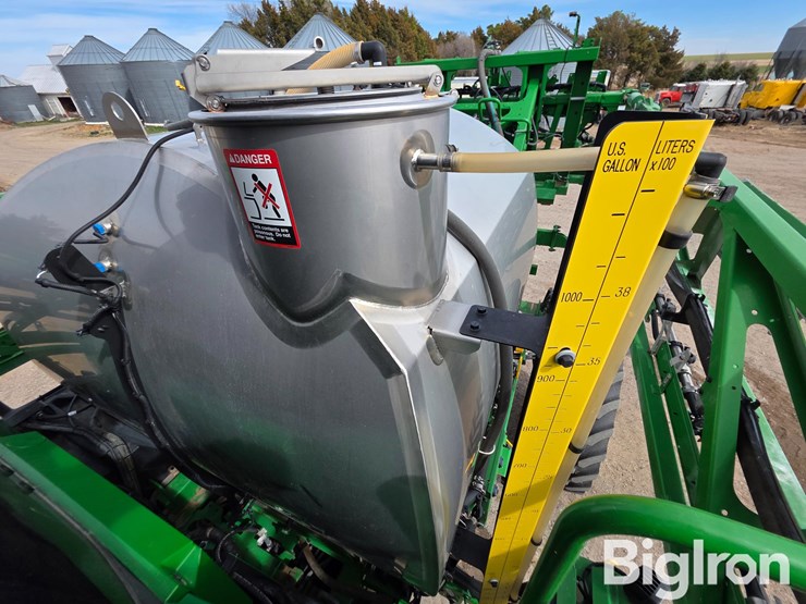 2022-john-deere-410r-image-13