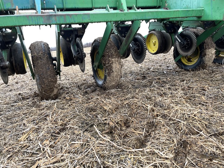 john-deere-7000-image-9