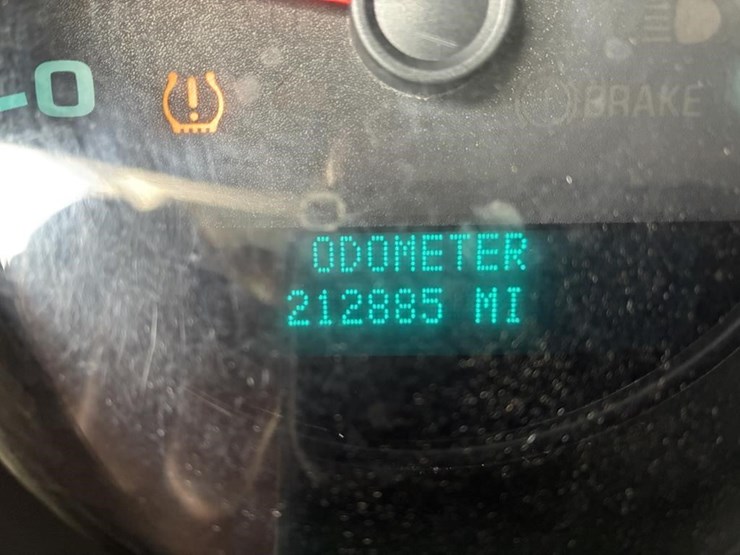 2011-chevrolet-silverado-1500-image-14