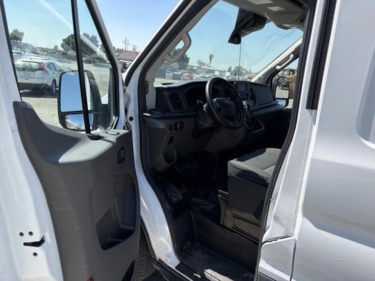 2022-ford-transit-image-12