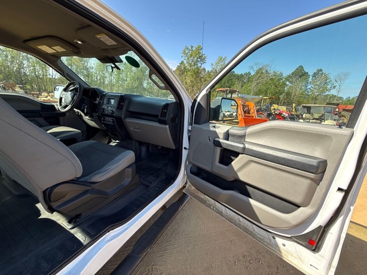 2019-ford-f150-xl-image-10