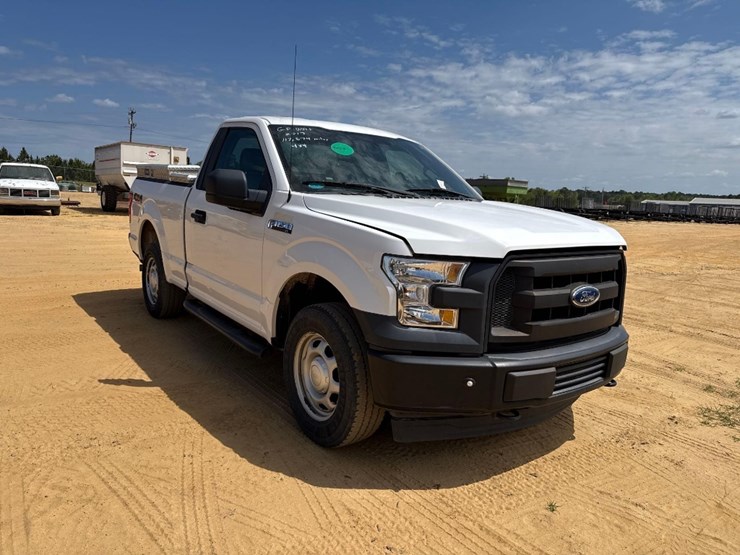 2017-ford-f150-xl-image-1