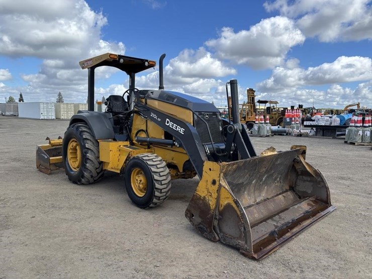 2018-deere-210lep-image-2