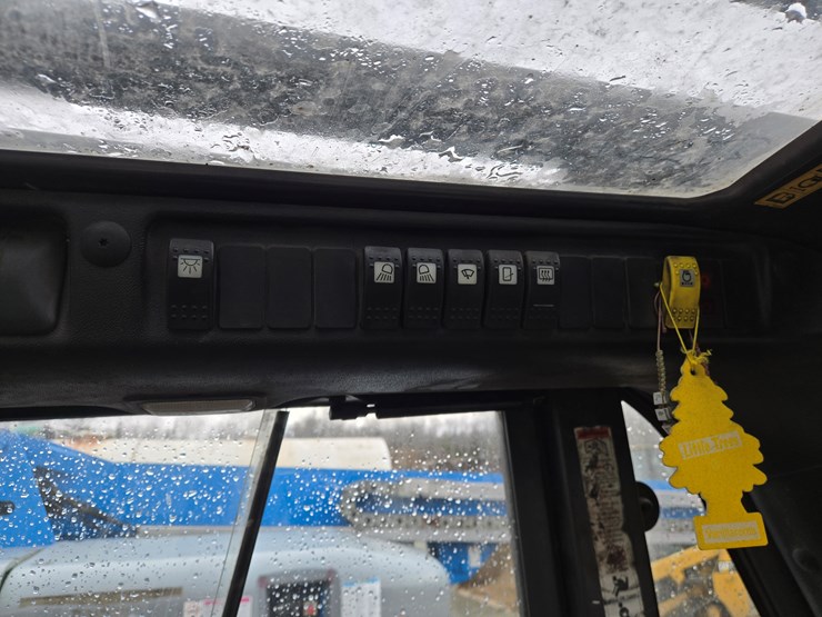 massey-ferguson-8-image-41