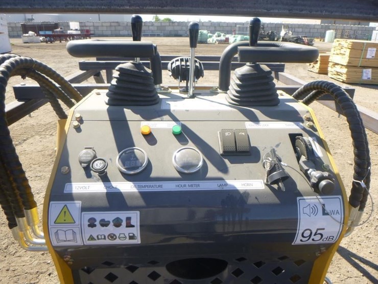 sdlanch-sdll60-skid-steer-track-loader-image-17