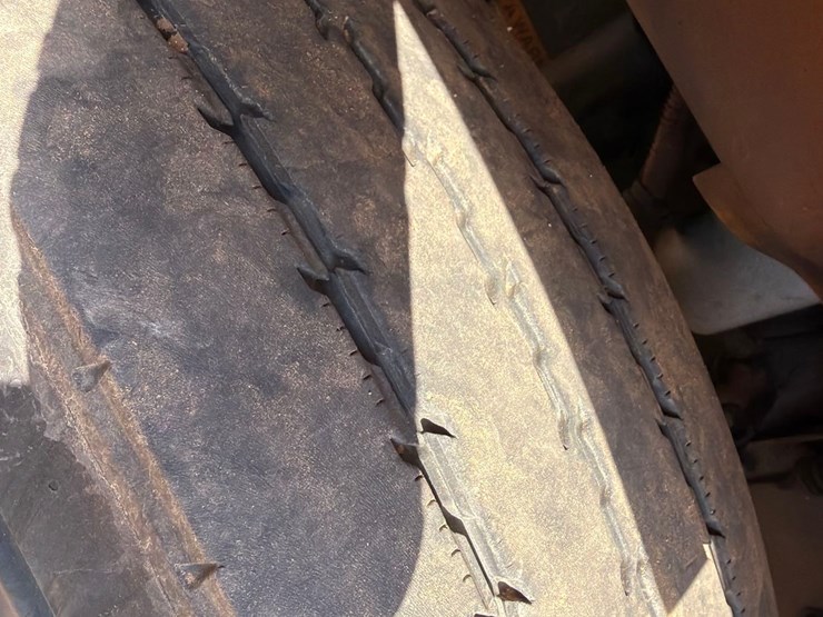 2008-thomas-saf-t-liner-c2-image-5