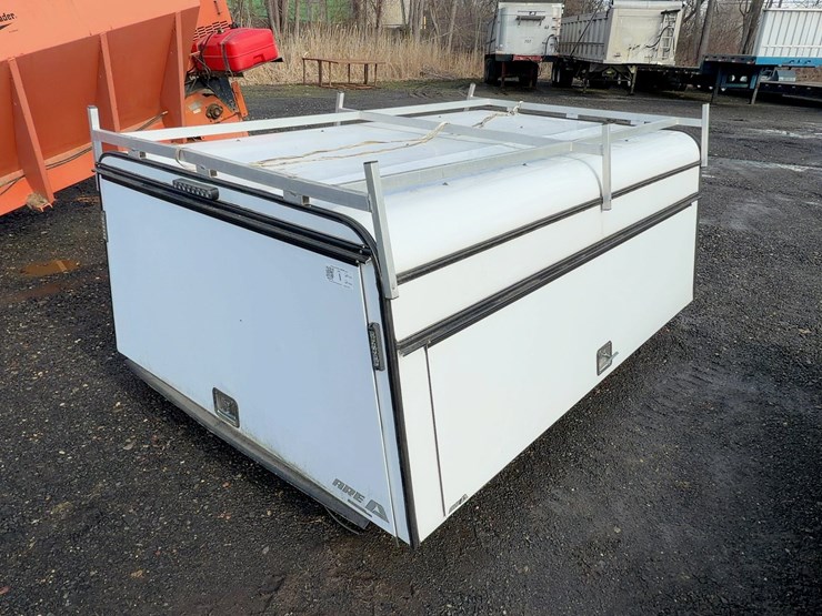 are-8'-truck-bed-cap-image-1