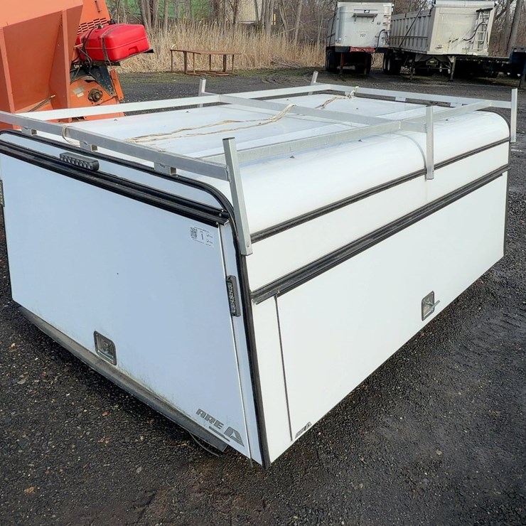 ARE 8' TRUCK BED CAP
